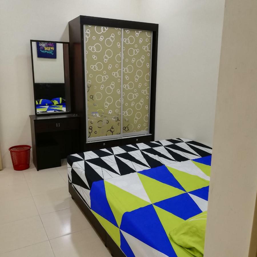 Neesa Homestay Bukit Gambang-Muslim 외부 사진