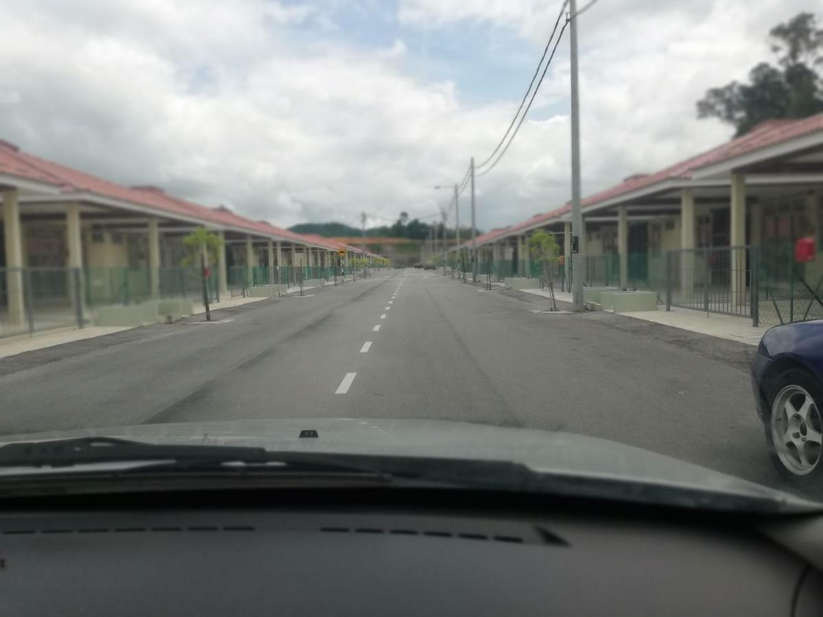 Neesa Homestay Bukit Gambang-Muslim 외부 사진