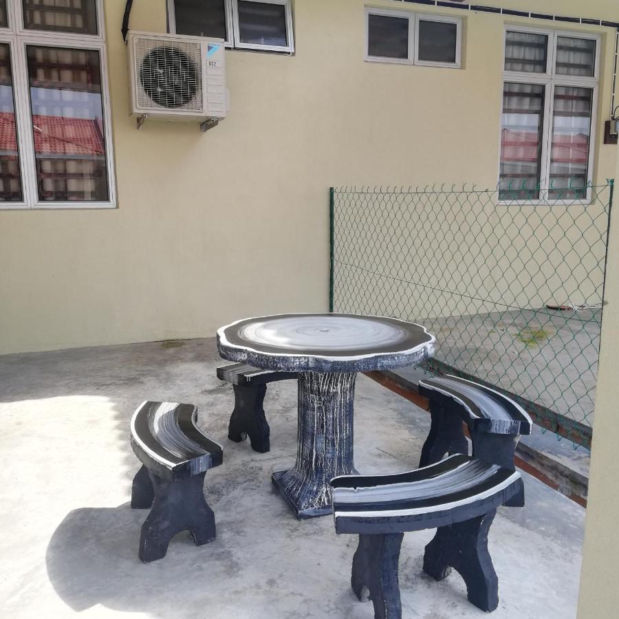 Neesa Homestay Bukit Gambang-Muslim 외부 사진