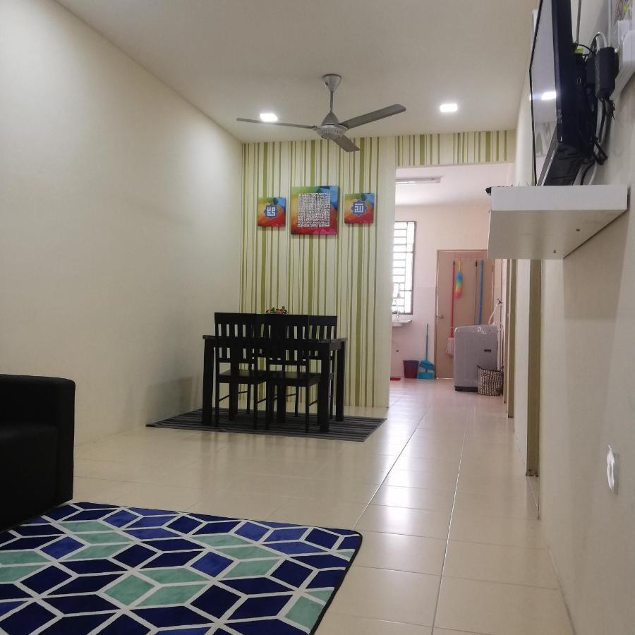 Neesa Homestay Bukit Gambang-Muslim 외부 사진